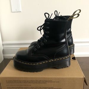 Dr. Martens Jadon